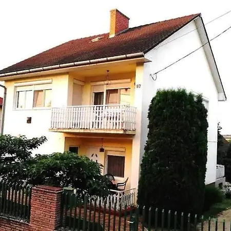 Privatunterkunft Legkondicionalt, Erkelyes Szoba, Privat Fuerdovel A Balatonon *